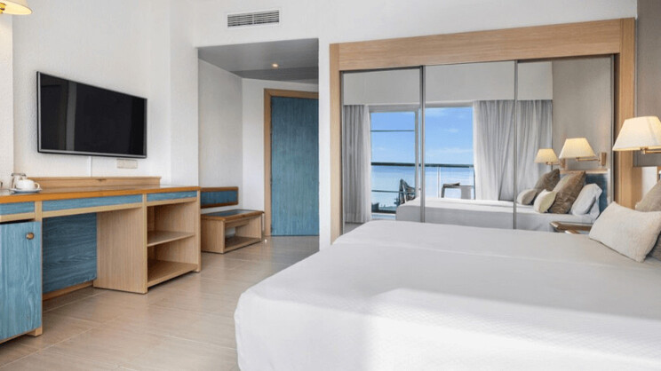 XTRA Room Lateral Sea View